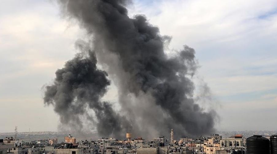 "35 palestinezë u vranë gjatë natës nga sulmet izraelite në qendër të Gazës"