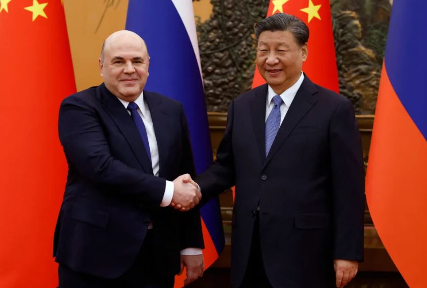 Xi mirëpret bashkëpunimin me Rusinë pasi tregtia mes dy vendeve tejkalon objektivin prej 200 miliardë dollarësh