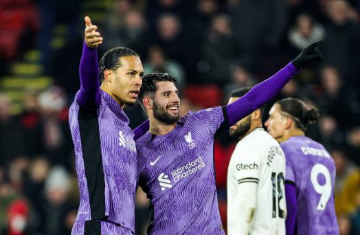 Liverpool fiton ndaj Sheffield, nuk e lë rehat Arsenalin