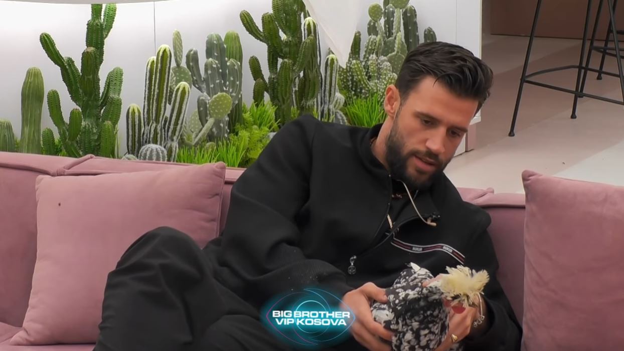 Sipas Lumbardhit pula e tij e ka parashikuar saktë kush do të dalë nga shtëpia të premten (VIDEO)