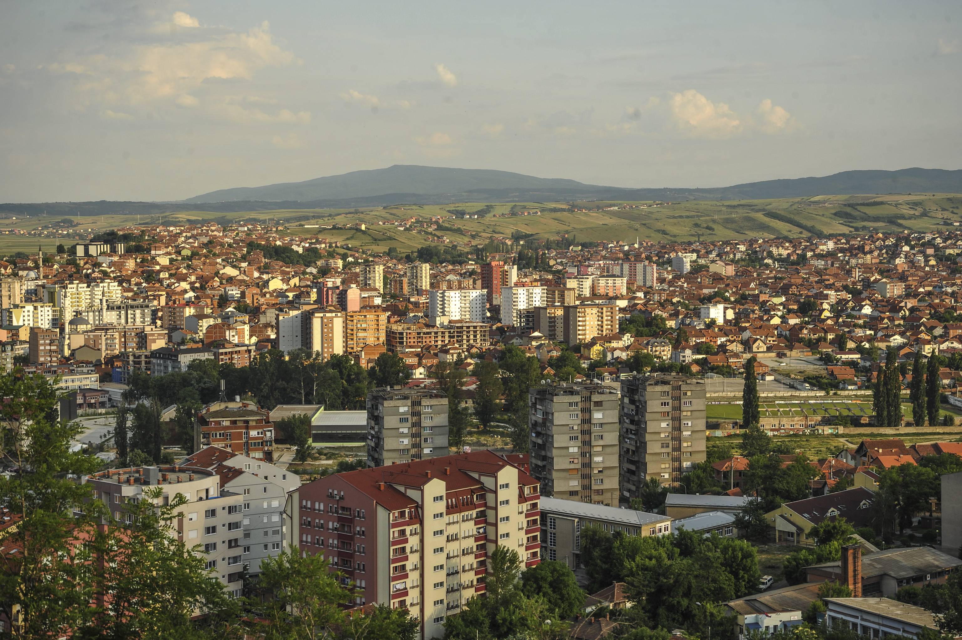 Mitrovica e Veriut ndan parcelë për Policinë e Kosovës, reagojnë Lista Serbe dhe Petkoviqi
