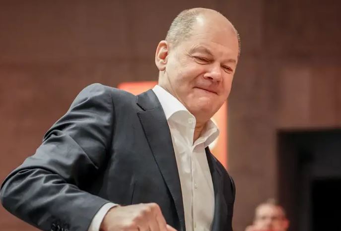 Scholz premton të vazhdojë ndihmën financiare ushtarake për Ukrainën