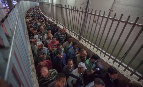 Pothuajse 400 mijë palestinezë kanë humbur punën për shkak të luftës