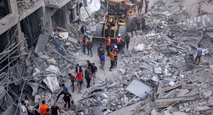 Dy motra nxirren të gjalla nga rrënojat në Gaza, aty ishin që katër ditë