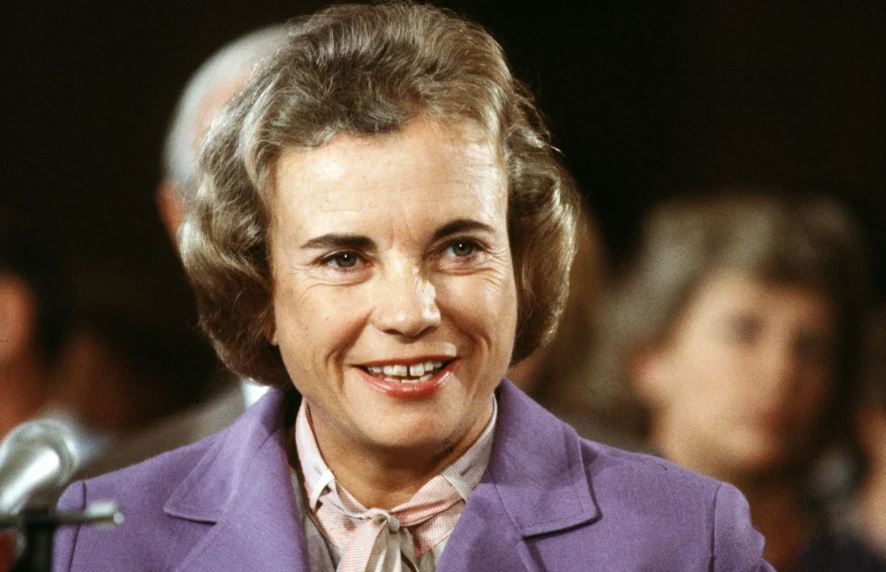 Vdes ish-gjyqtarja Sandra Day O’Connor, gruaja e parë në Gjykatën e Lartë
