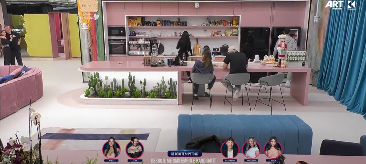 Përplasje e ashpër mes Shqipes dhe Santianës (VIDEO)