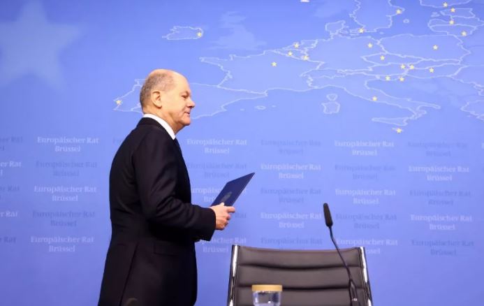Scholz bën që Orban të lë hapësirë ​​për vendimin për pranimin e Ukrainës në BE