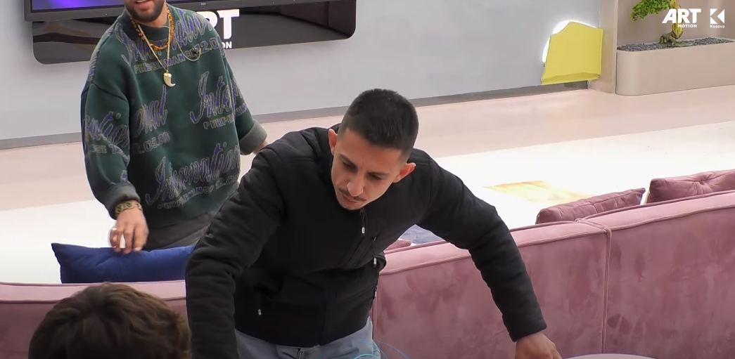 Ganiu drejtuar Blerandos: Po tregohesh arrogant e injorant (VIDEO)