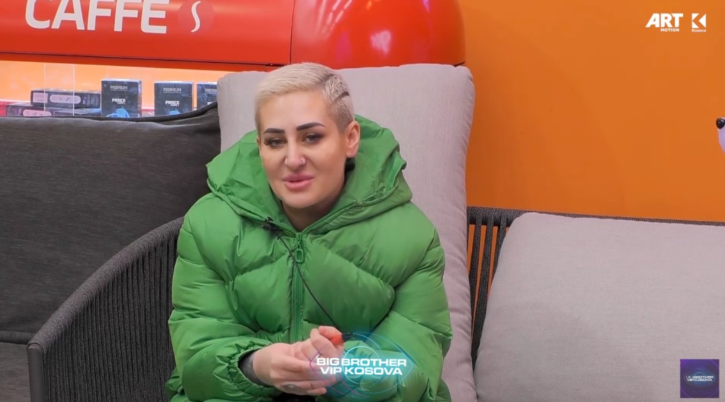 Miss Rose me një mesazh për të dashurin e saj (VIDEO)