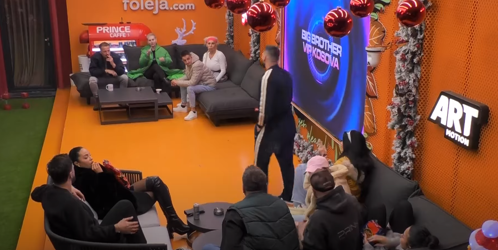 "Grupi i Bleros" ndeshet me "Grupin e Bucit" në lojën me pantomime (VIDEO)