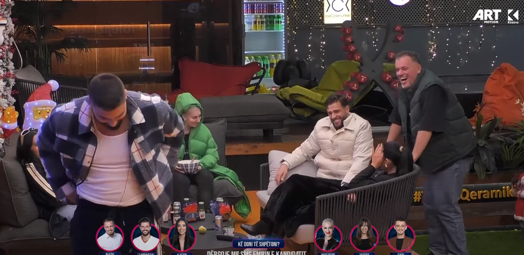 "Truth or Dare", Azemi detyrohet t'i veshë të brendshmet e Albyt, banorët shkrihen së qeshuri (VIDEO)