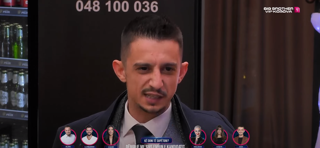 "A po me jepni hapësirë apo çohna" - Ganiu humbë durimin në darkën e të nominuarve (VIDEO)