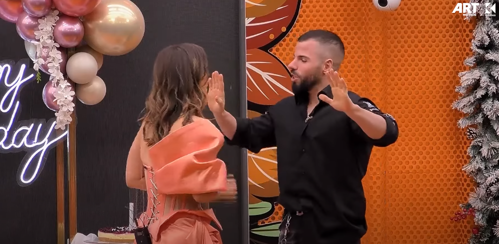 Çfarë porosish morri Shqipja nga vëllai i saj? (VIDEO)