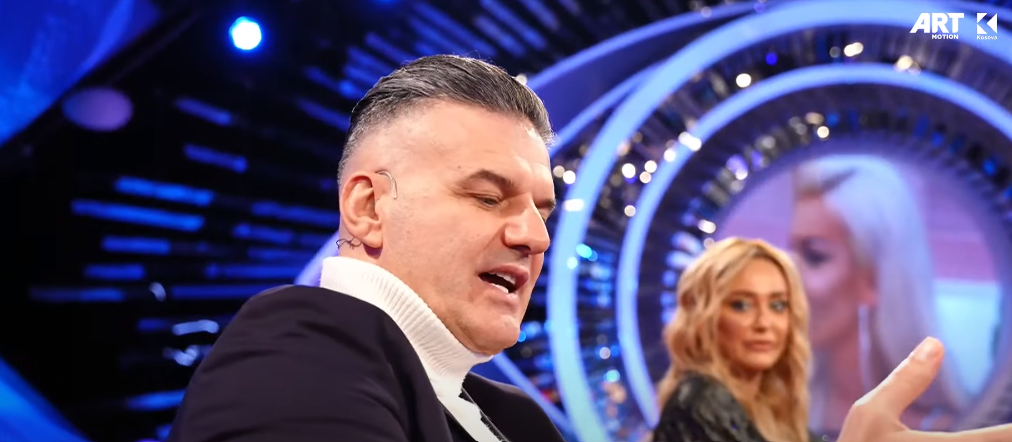 Mane ironizon me Shqipen, e quan "eksperte të çdo gjëje" (VIDEO)