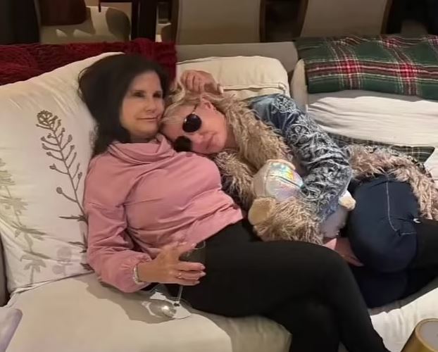 Britney Spears ribashkohet me nënën e saj