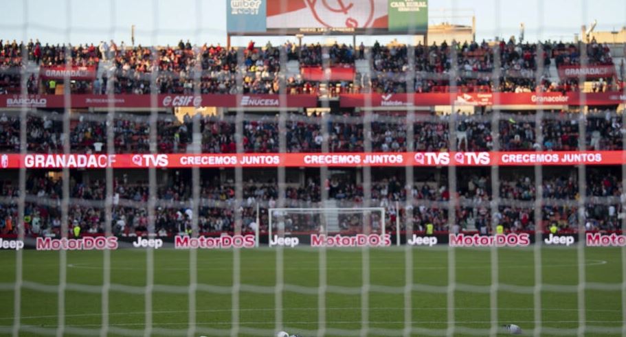 Vdes një tifoz në ndeshjen Granada-Athletic Bilbao