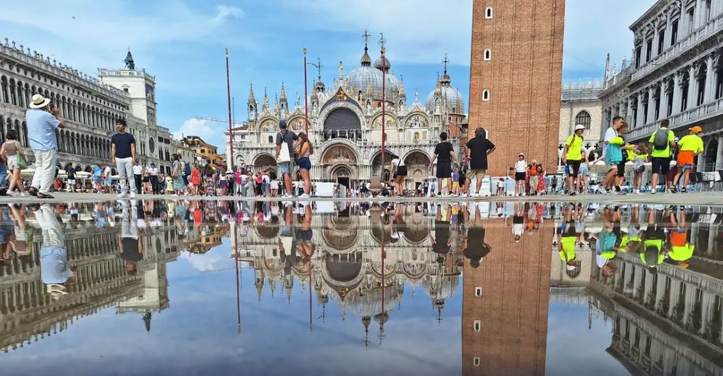 Venecia ndalon vizitën e grupeve të mëdha të turistëve  