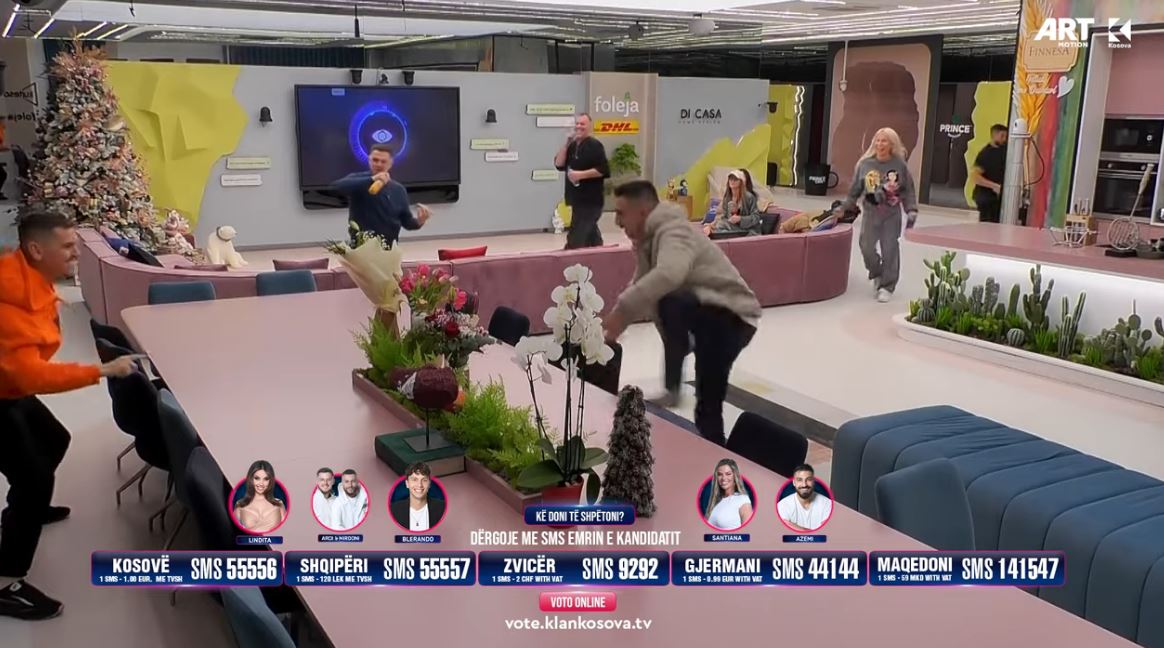 Pamje qesharake se si Adri kujtoi që ia morri Ganiut tv-në e Mini tv-së (VIDEO)