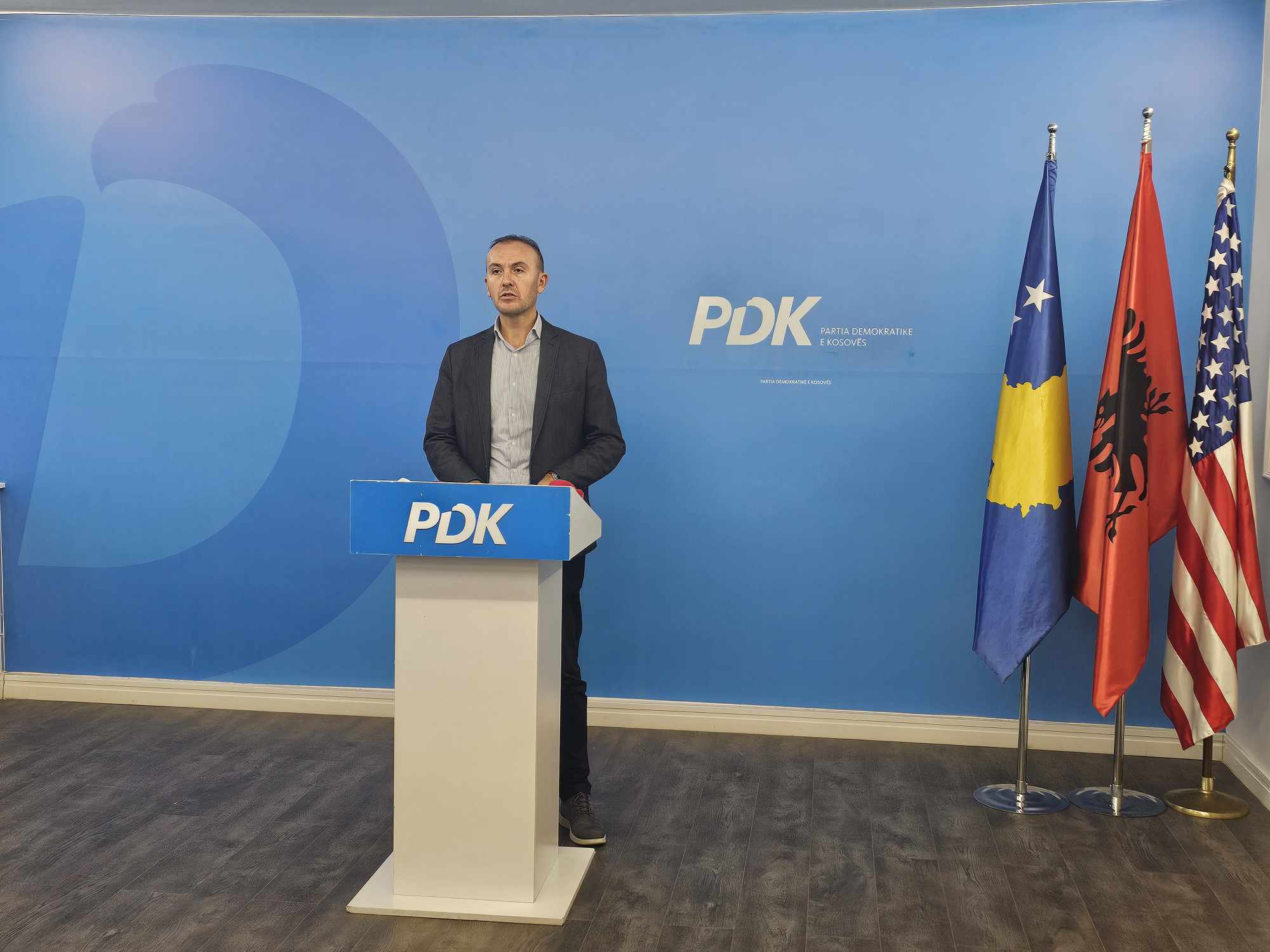 Mustafa (PDK): Me mbi 10 miliardë euro buxhet për një mandat, qeveria s’ka realizuar asnjë projekt madhor