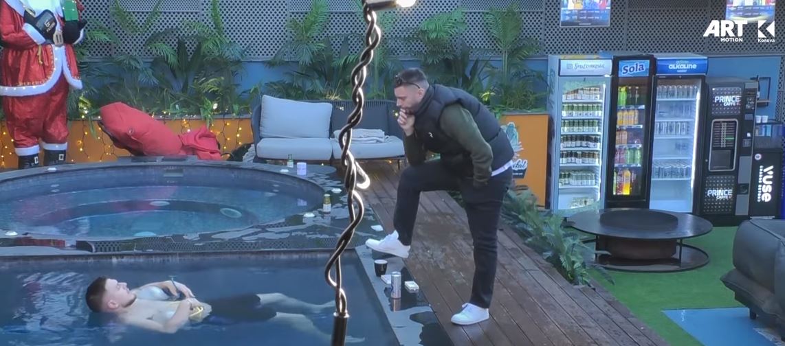 "Merremi vesh me burra ", Ardi thotë se me këto fjalë njëri nga banorët duhet të largohet nga shtëpia (VIDEO)