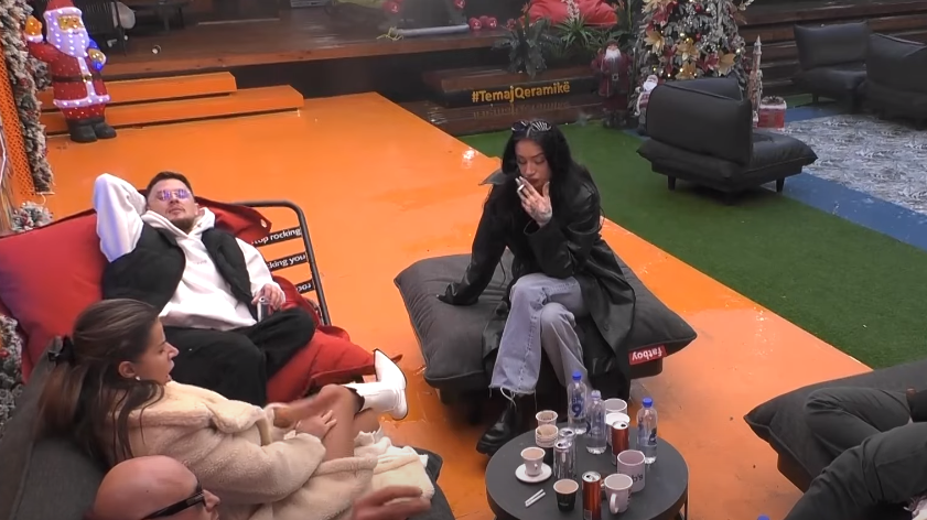 Ardi rikthen vargje të vjetra, këndon"Çohu Rexho"  (VIDEO)