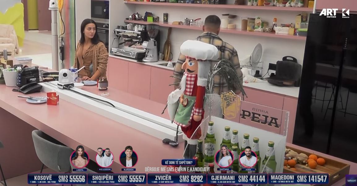 "Çka jeni bë kështu", Azemi bëhet nervoz - banorët s'i kuptojnë shakatë (VIDEO)