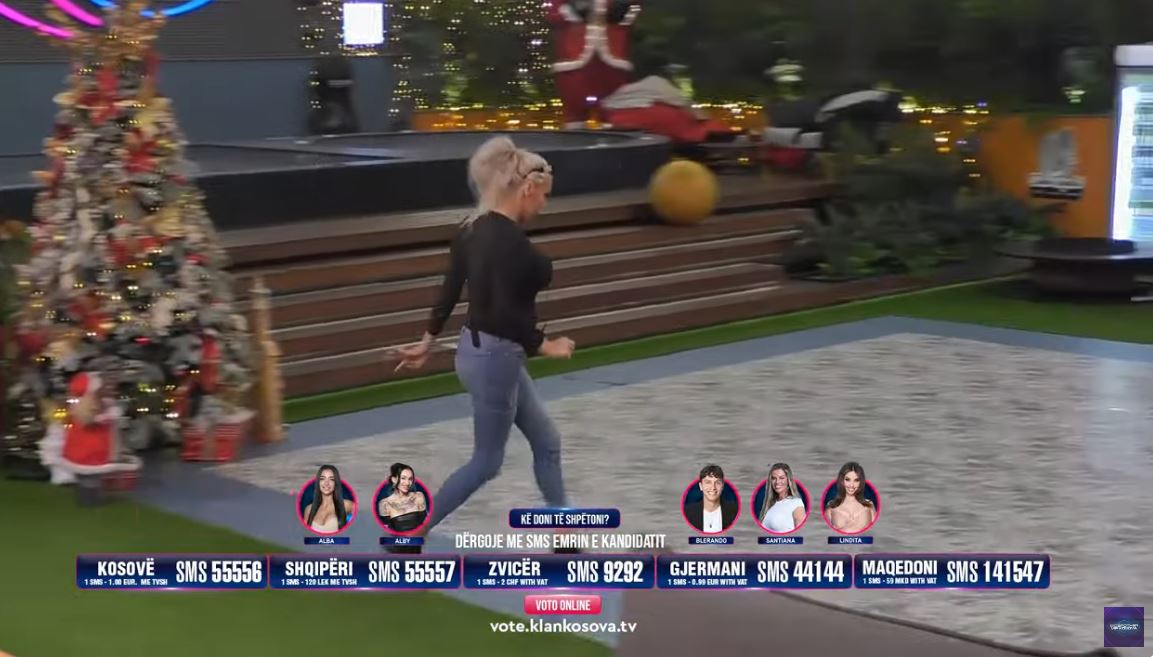 Edona imiton Shqipen se si ecën dhe shkakton të qeshura te banorët (VIDEO)