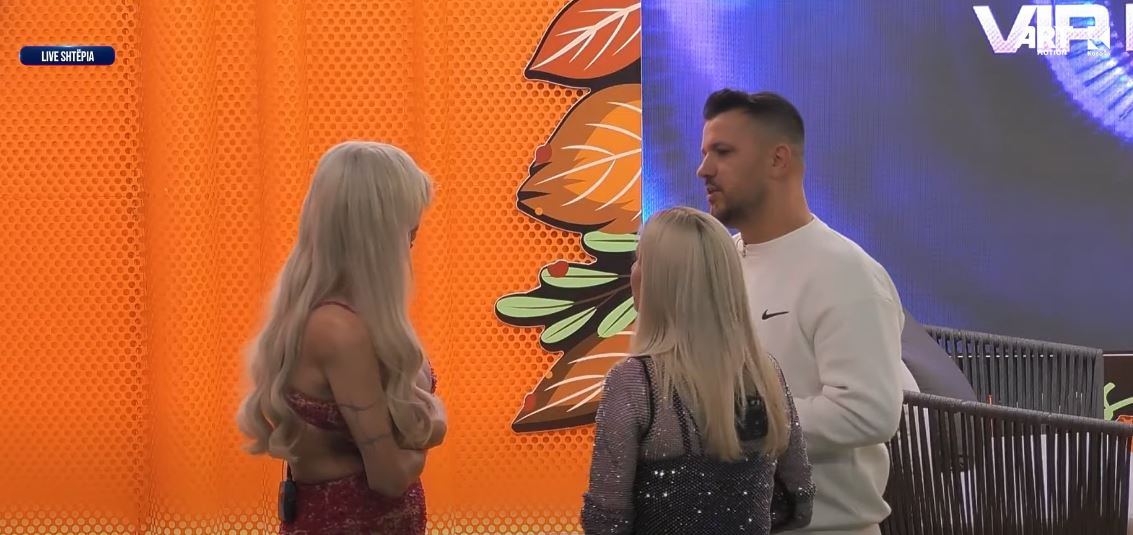 Nëna dhe vëllai surprizojnë Edonën, momente emocionale (VIDEO)