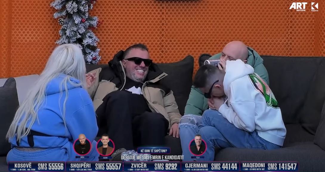 Buci shkrihet së qeshuri me një fjalë të Edonës, i flet pak, pastaj kujtohet që s'ka të drejtë (VIDEO)