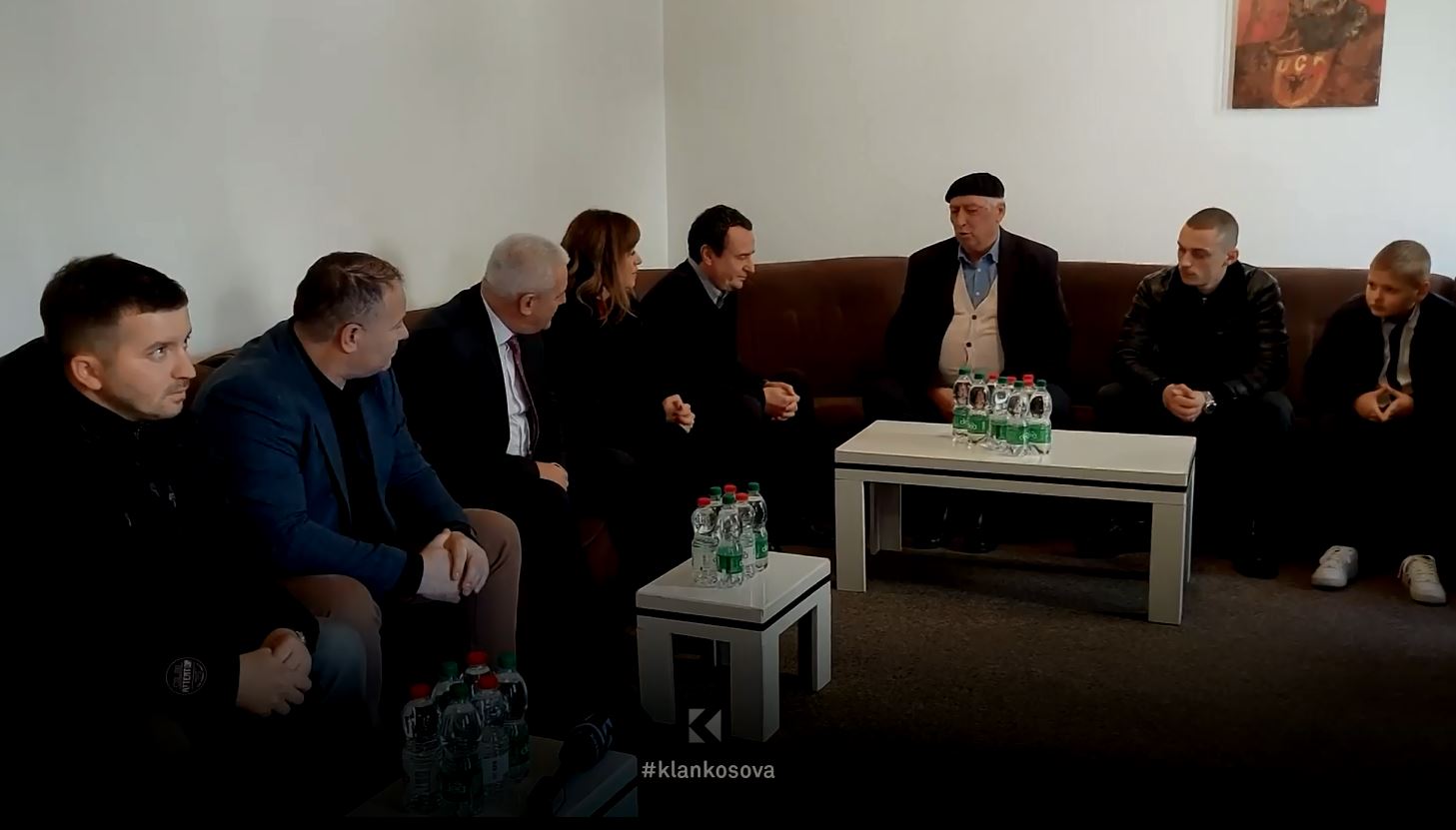 Kurti, Sveçla e Haxhiu shkojnë për vizitë te familja e Enver Zymberit (VIDEO)