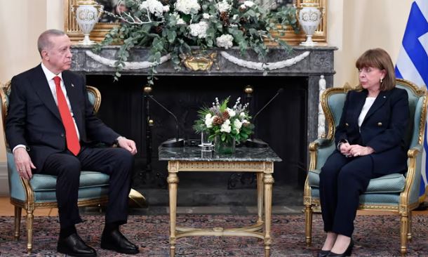 Erdogan takohet me Sakellaropoulou, bisedojnë për marrëdhëniet ndërmjet dy vendeve