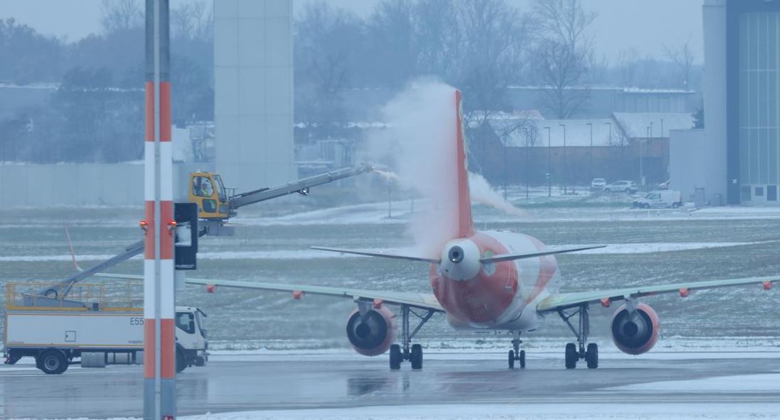 Pezullohen rreth 320 fluturime në Munich, shkak reshjet e shumta të borës
