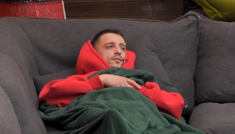 Ganiu i vetëm dhe në mendime (VIDEO)