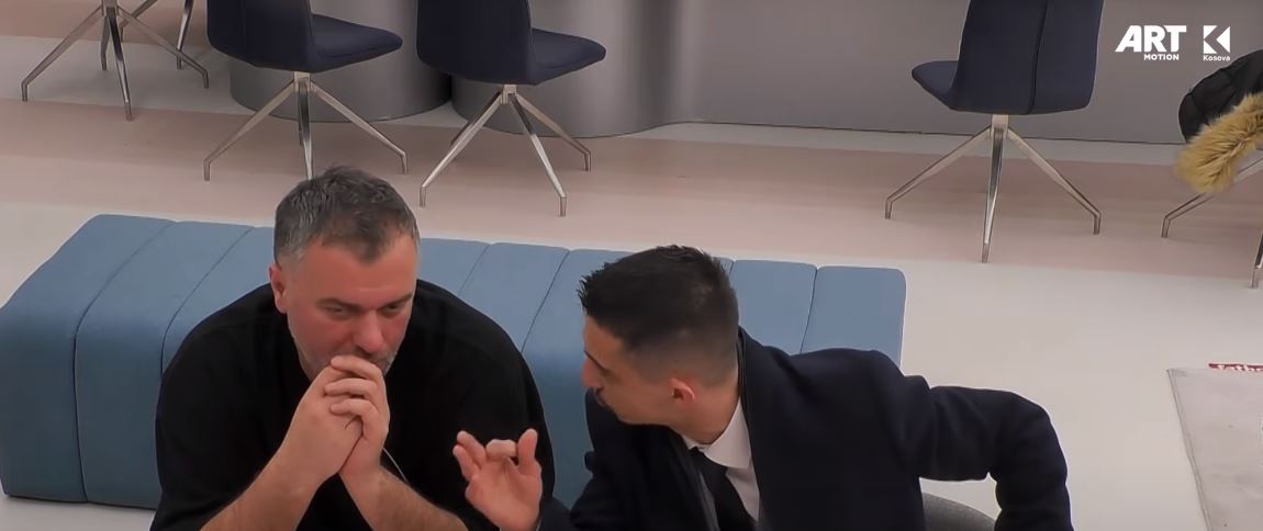 Ganiu sqarohet me Bucin për “armpushimin” që u pyet në darkën e të nominuarve (VIDEO)