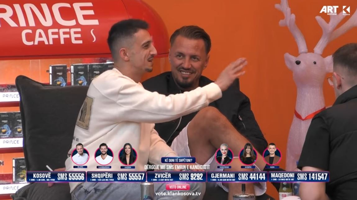 Ganiu flet për udhëtimet me aeroplan, tregon se si iu desh ta ndez me patjetër cigaren (VIDEO)