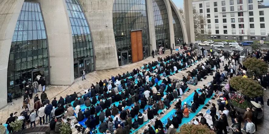Gjermania do ndalojë pranimin e imamëve të trajnuar në Turqi