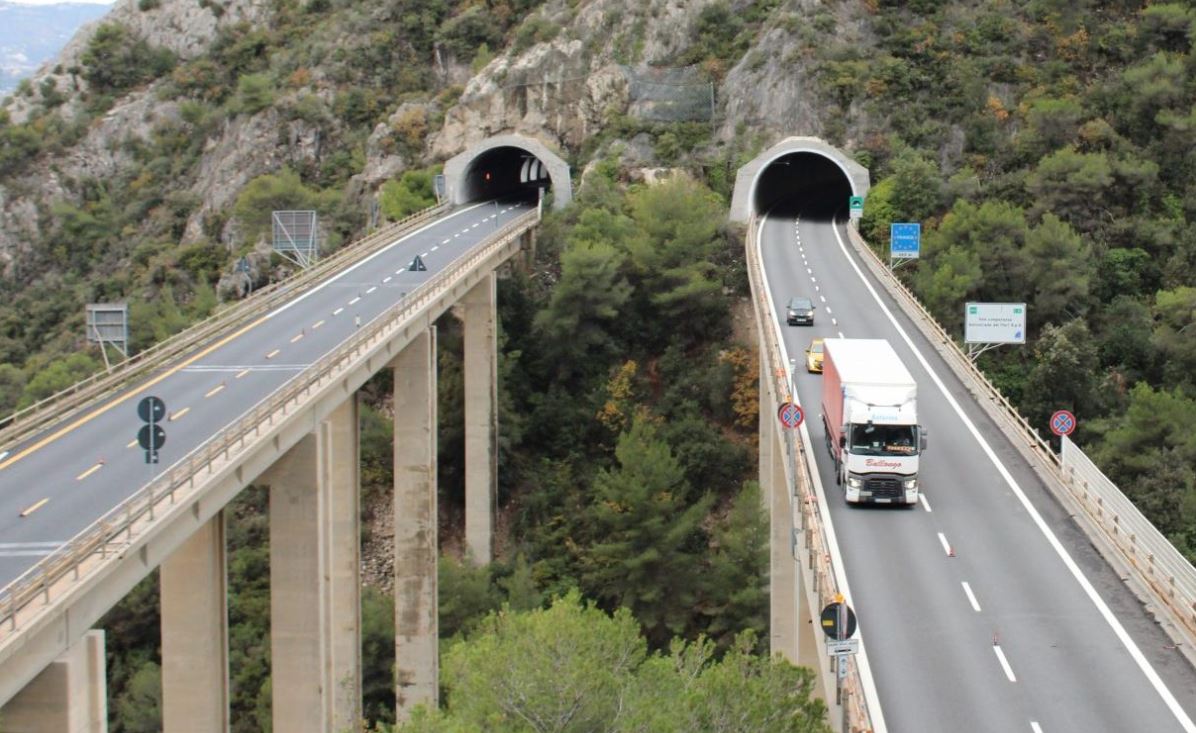 Krizë e zjarrtë e emigrantëve në kufirin francezo-italian