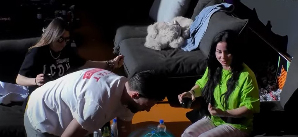 Lindita flet me shaka: Shqipja është e dashuruar në mua (VIDEO)