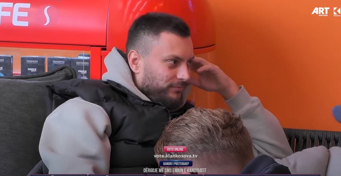 "Kam hy në dhomë të prindërve", Mirdoni tregon ngjarjen pikante që ia tha një dëgjues në radio (VIDEO)