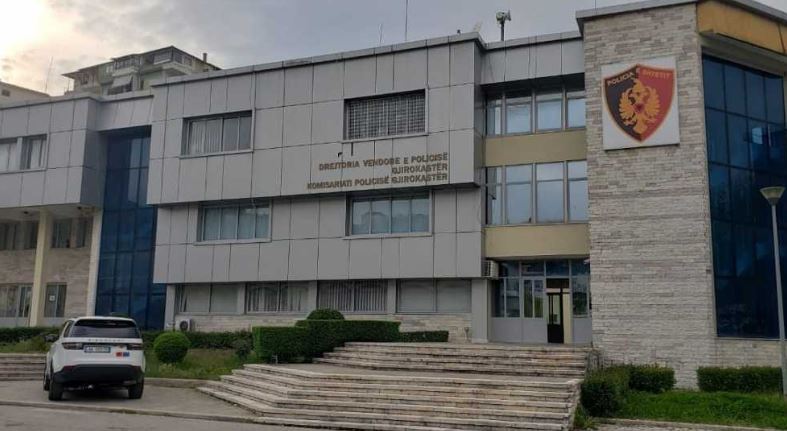 Gjirokastër: Mashtron 63-vjeçaren në rrjete sociale dhe ia merr dy mijë euro, arrestohet autori