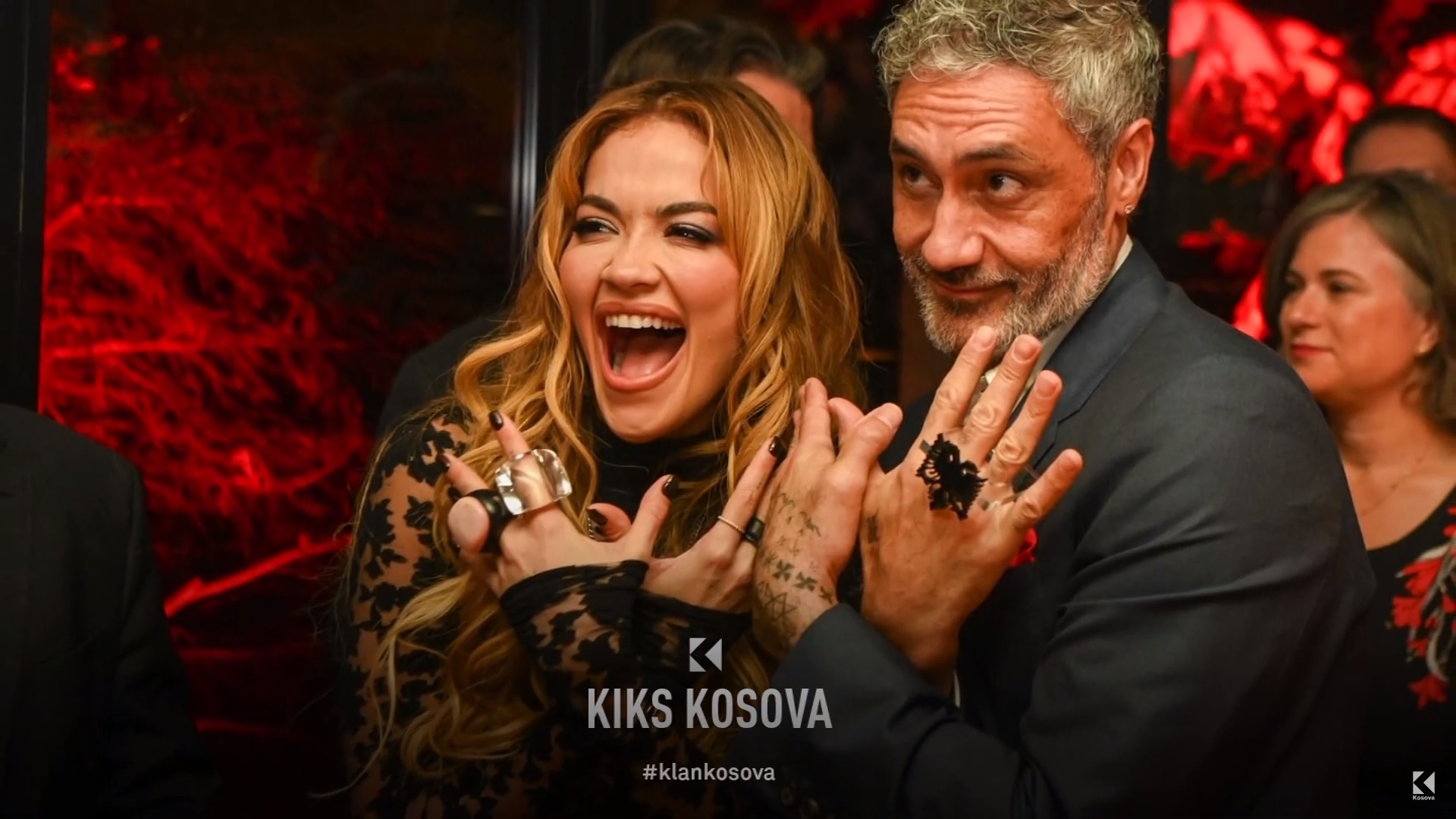 Kërkimfalja për Ritën: Tri torte në vendlindje për një ditëlindje (VIDEO)