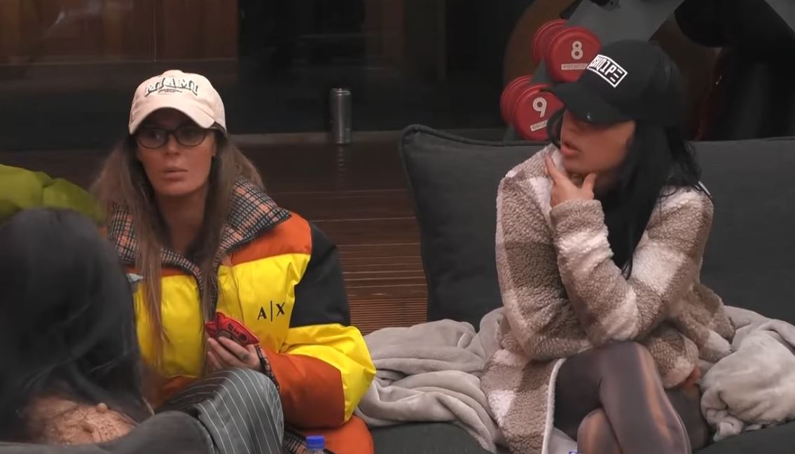 "Pasha nënën", Santiana i bën be Bucit pasi ia morri tv-në e Nimi Tv (VIDEO)