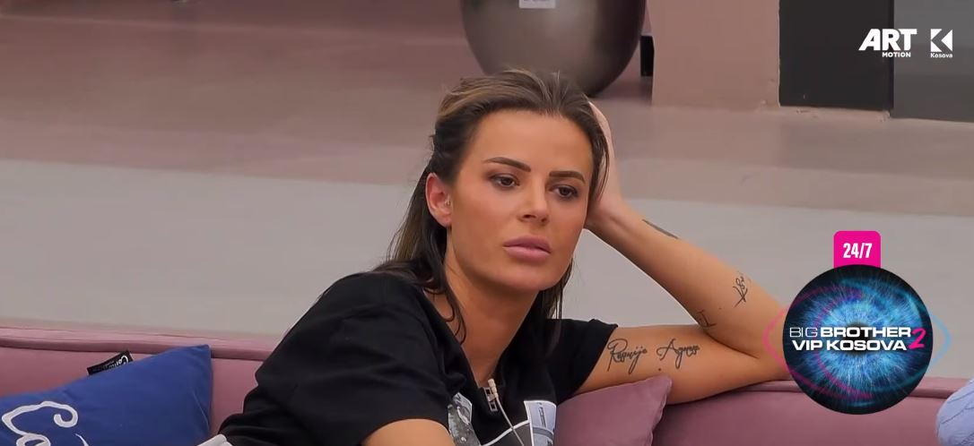 Santiana-Ilirianës: Shqipja mund të jetë shumë e mirë me ty, por ajo është shumë e poshtër (VIDEO)