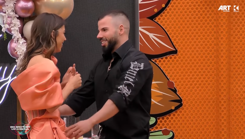 Shqipja surprizohet nga vëllai në ditëlindjen e saj (VIDEO)