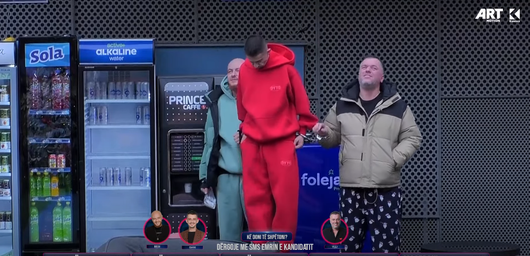 Treshja e dënuar zgjohen plot humor, përshëndesin teleshikuesit (VIDEO)