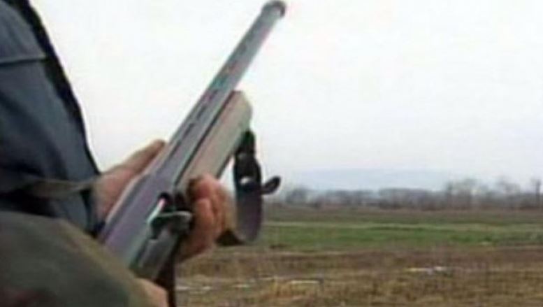 Gjakovë: Burri plagos veten në dorë
