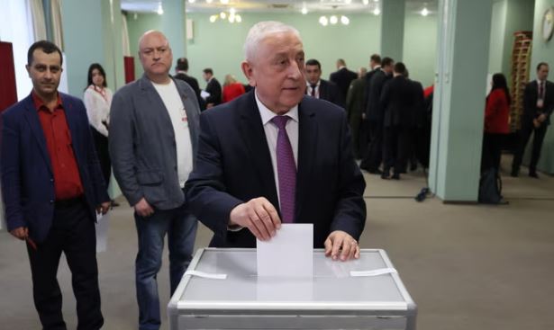 Nikolai Kharitonov do të kandidojë kundër Putinit në zgjedhjet presidenciale