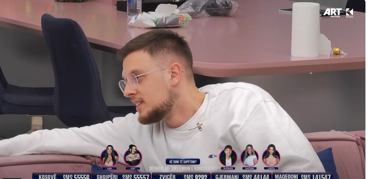 Ardi e bën zemrën guri, e fton Shqipen për darkë (VIDEO)