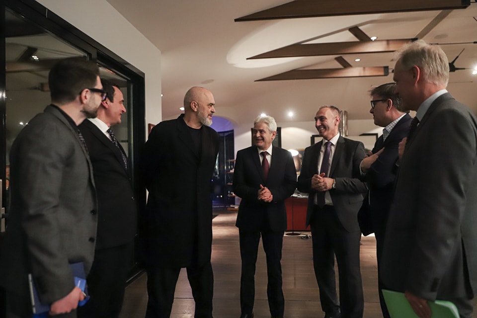 Grubi tregon se çfarë u fol në darkën e liderëve të Ballkanit me O'Brien