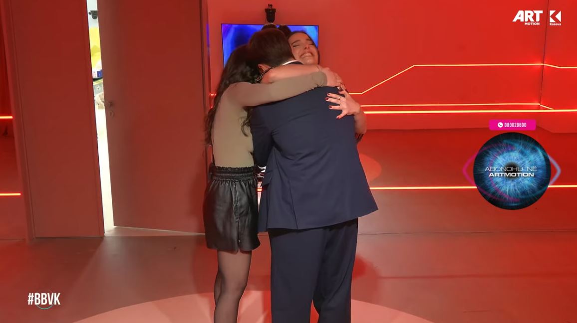 Motrat e surprizojnë Blerandon në Big Brother VIP Kosova 2 (VIDEO)
